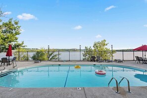 Außenpool (je nach Saison geöffnet)