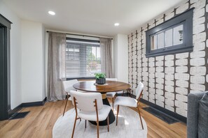House, Multiple Beds, Kitchen, Garden View | In-room dining - Madisonville Retreat (Cincinnati)