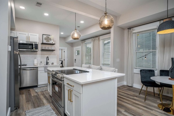 House, Multiple Beds, Kitchen | Private kitchen | Fridge, microwave, oven, stovetop