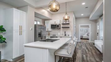 House, Multiple Beds, Kitchen | Private kitchen | Fridge, microwave, oven, stovetop