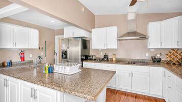 Cabin, Multiple Beds, Hot Tub, Mountain View (Manzanita Cabin) | Private kitchen | Fridge, microwave, oven, stovetop