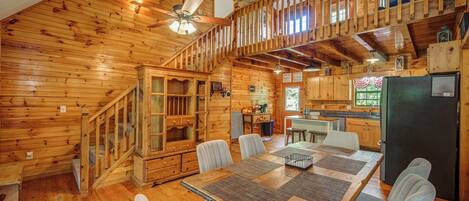 Cabin, Multiple Beds, Hot Tub, Garden View | In-room dining