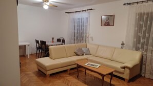 Apartment, Smoking - Apartments Marin - 200 m From Garden Festival (Tisno)