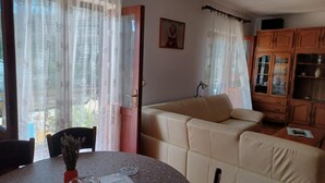 Apartment, Smoking - Apartments Marin - 200 m From Garden Festival (Tisno)