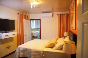 2 habitaciones, tabla de planchar con plancha y cuna de viaje 