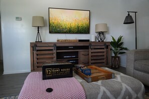 3 bedrooms, desk, free WiFi, bed sheets