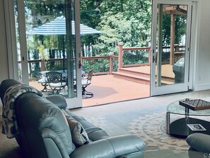Smart TV, fireplace - Admiral's Sandy Beach Chalet (Flowery Branch)