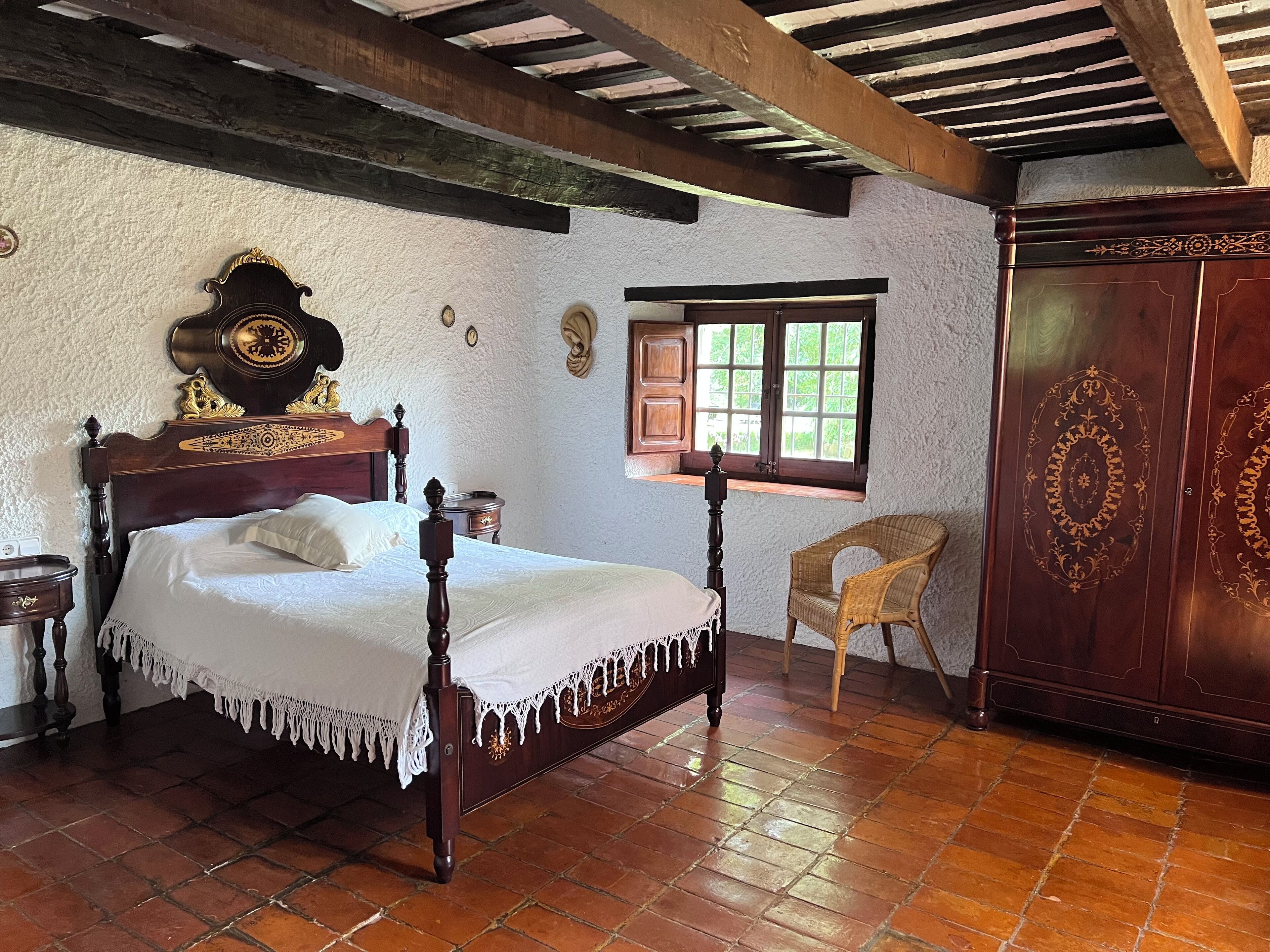 4 chambres, bureau, Wi-Fi gratuit, draps fournis