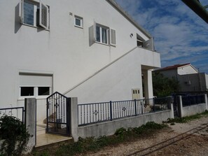 Apartment | 2 bedrooms - Apartments Zita - 50 m From sea (Rogoznica)