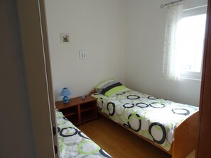 Apartment | 2 bedrooms - Apartments Zita - 50 m From sea (Rogoznica)