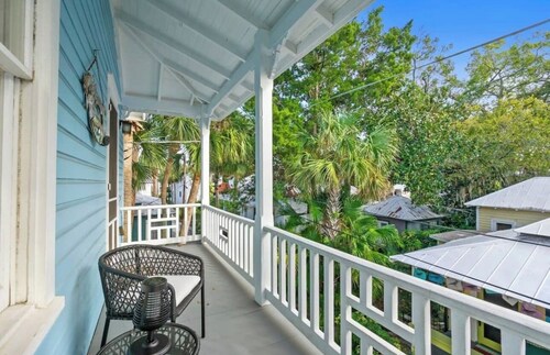 Villa 1898 “Ghost” Luxe Home- Hidden Gem in the heart of the “Oldest City”