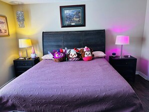 3 bedrooms, iron/ironing board, WiFi, bed sheets - Be Our Guest! Large fenced yard! Pet/kid friendly (Sevierville)
