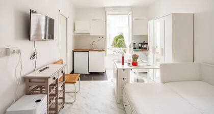 Paris Tourist Apartment, France, Private Stay for you and Your Family ?