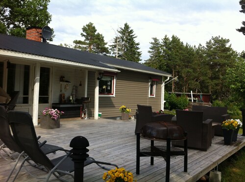 Cozy and Private 3-Bed House with bath  Roslagen