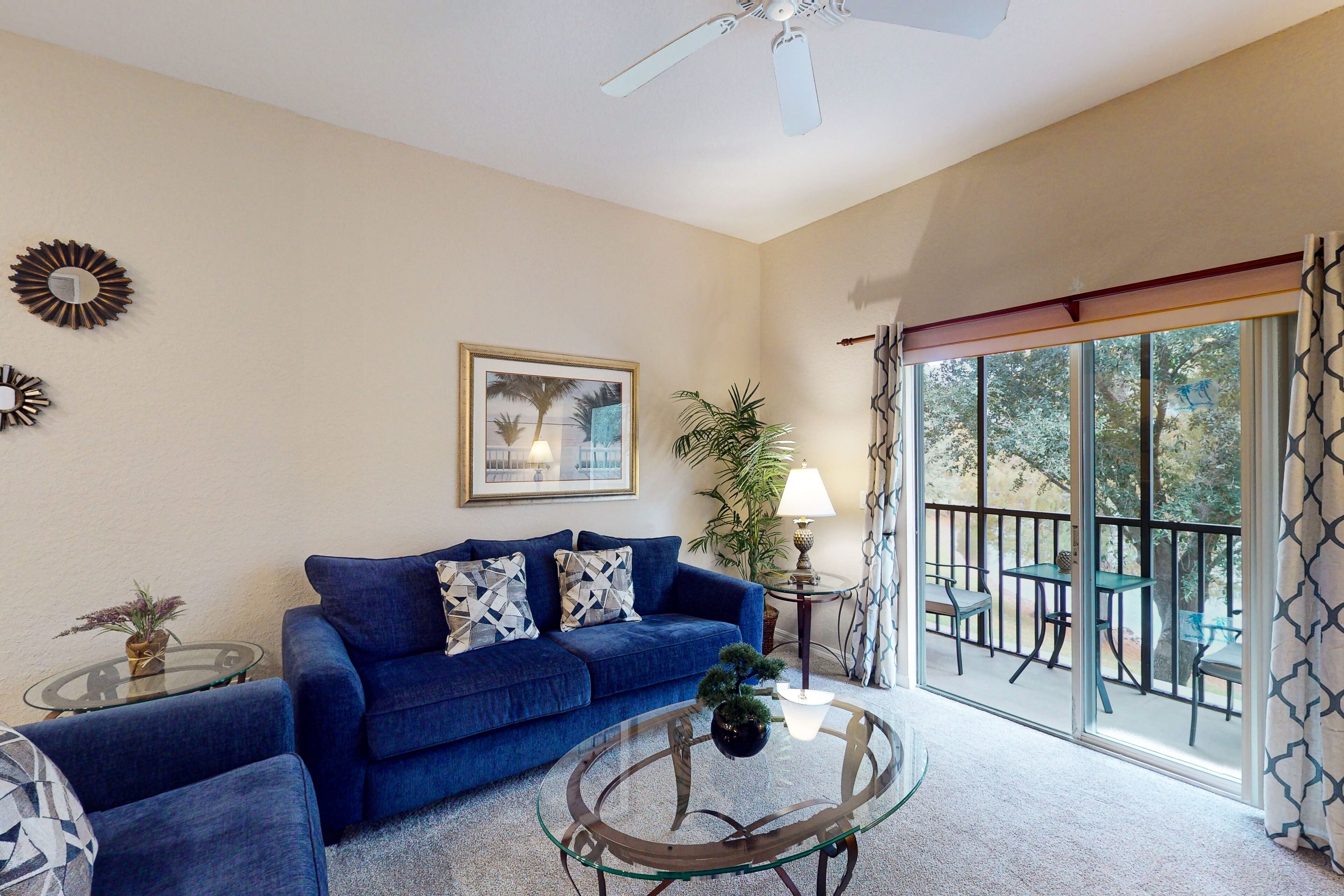 2nd floor condo near theme parks, balcony, tennis court, basketball court