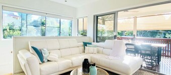 Stunning, Modern Two Level Townhome! Inner City…Close to Everything! ☀️