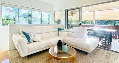 Stunning, Modern Two Level Townhome! Inner City…Close to Everything! ☀️