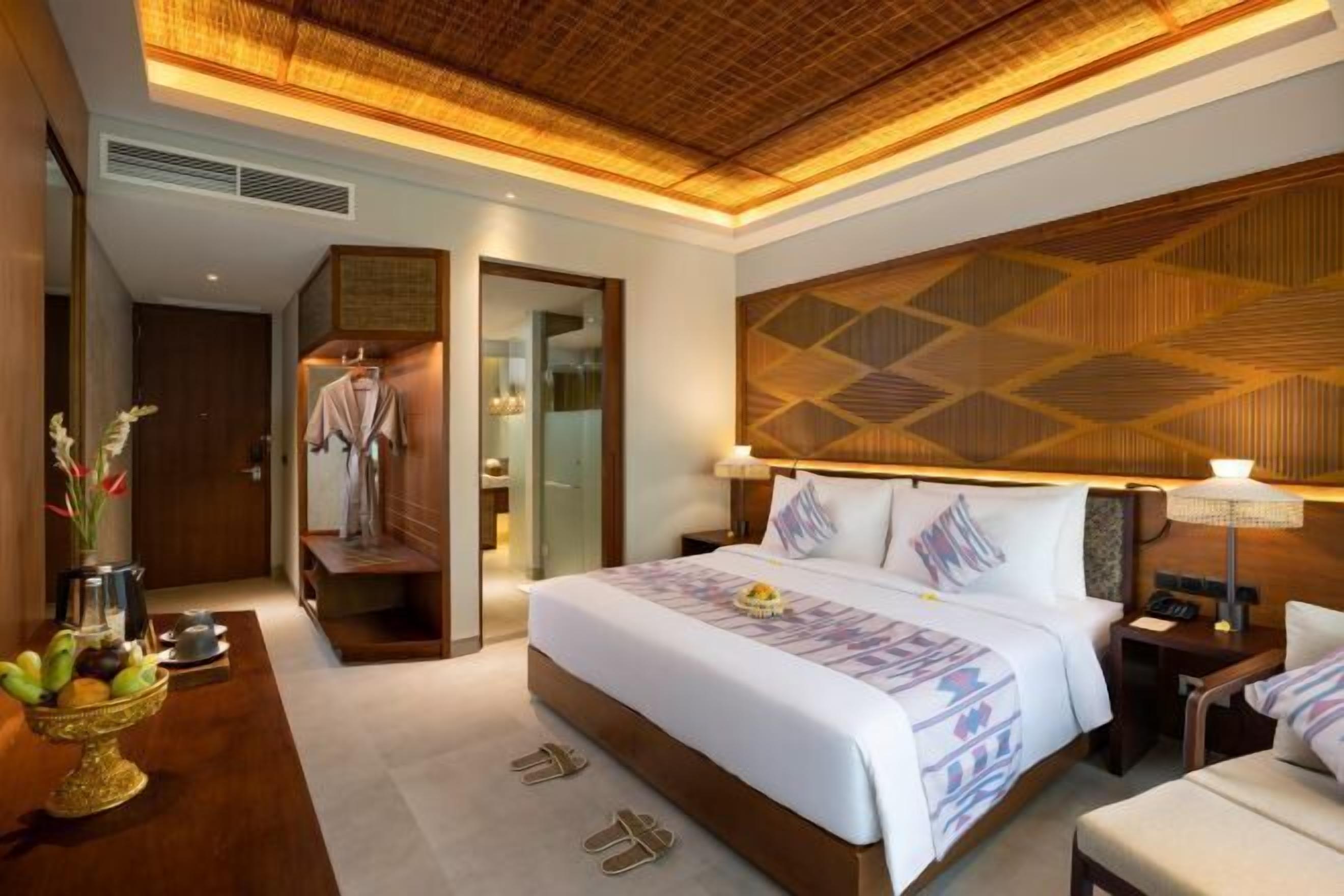 Minibar, in-room safe, desk, soundproofing