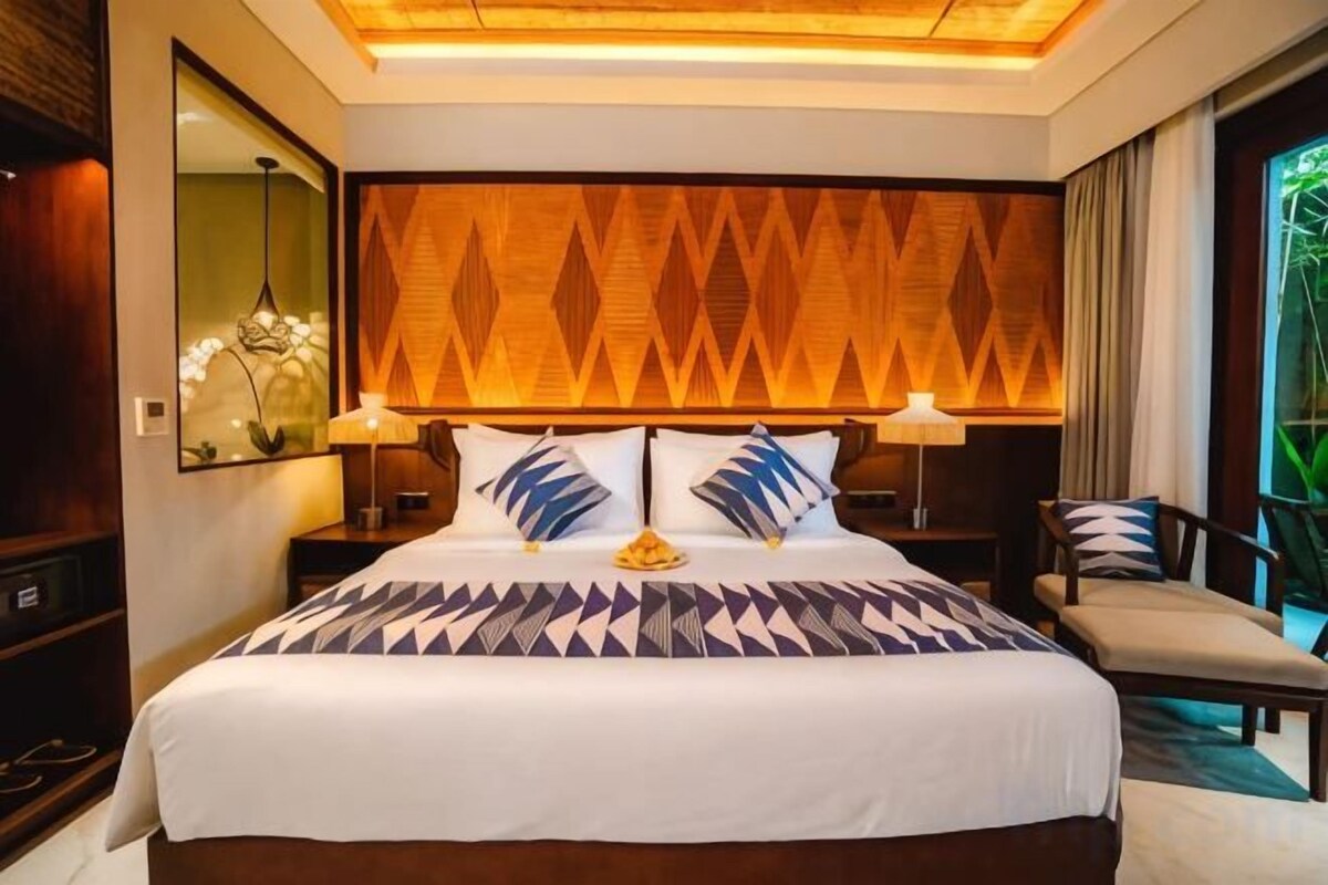 Minibar, in-room safe, desk, soundproofing