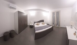 2 bedrooms, iron/ironing board, Internet, bed sheets