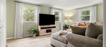 Beautiful & Relaxing Nashua Home - Minutes from Downtown