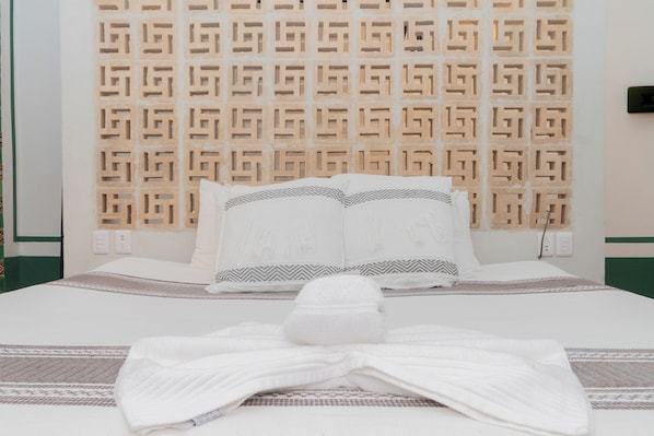 Deluxe Room | Premium bedding, in-room safe, individually furnished, desk - Hotel Tulum Centro, Party Hotel (Tulum)