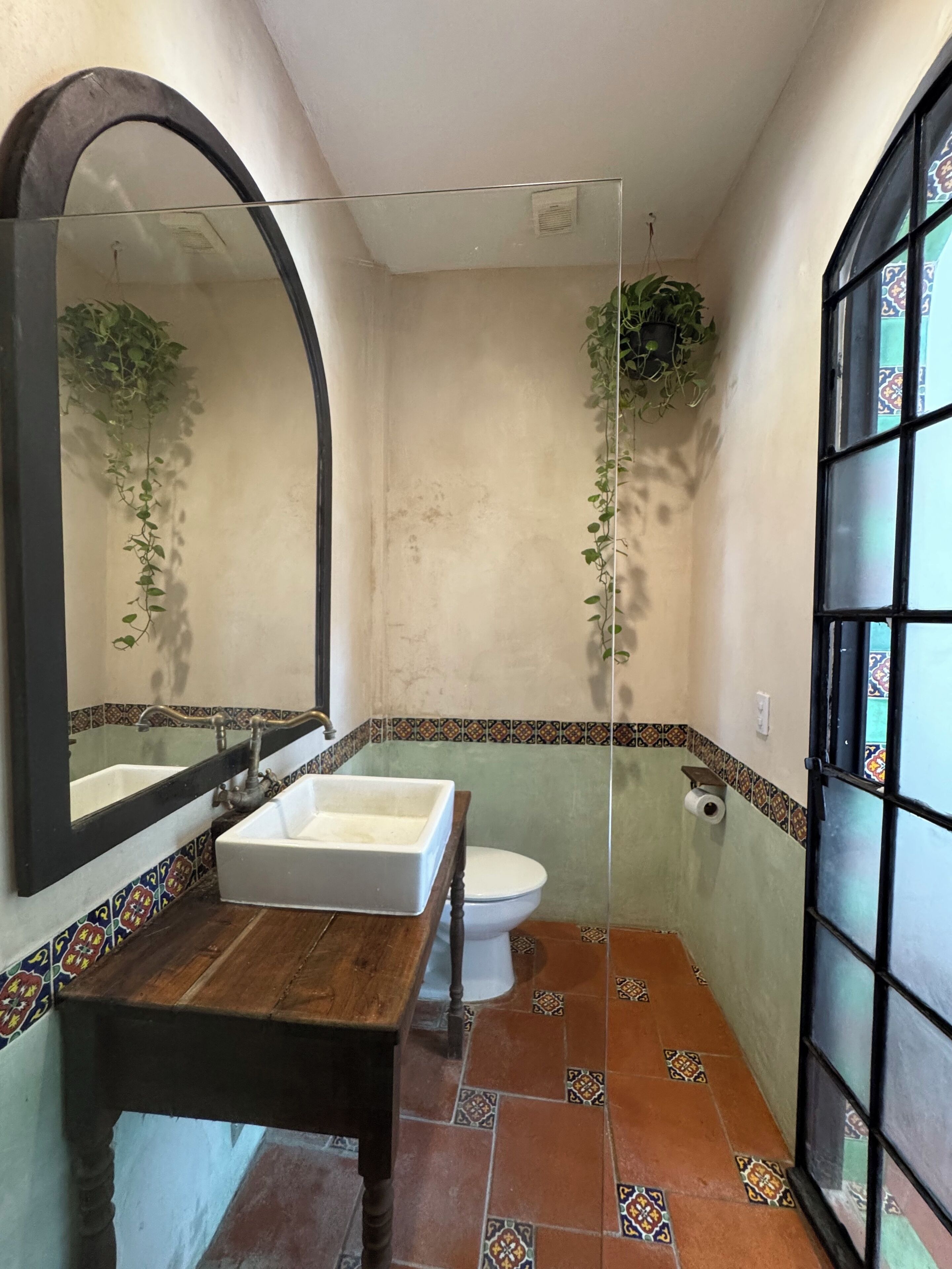 Deluxe Room | Bathroom | Shower, hair dryer, towels, soap