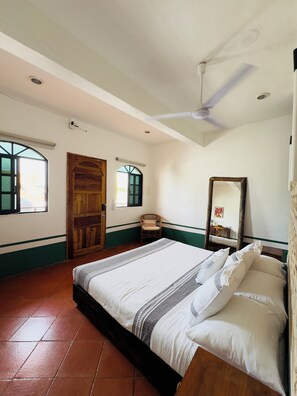 Deluxe Room | Egyptian cotton sheets, premium bedding, down comforters, in-room safe