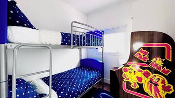 4 chambres, fer et planche à repasser, Wi-Fi, draps fournis