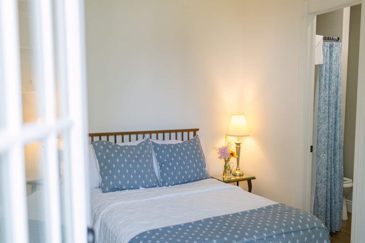 Standard Studio, 1 Bedroom, Refrigerator, Ground Floor | 2 bedrooms, premium bedding, memory-foam beds, individually decorated