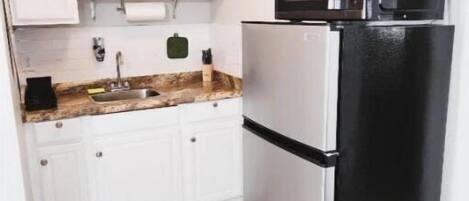 Réfrigérateur, micro-ondes