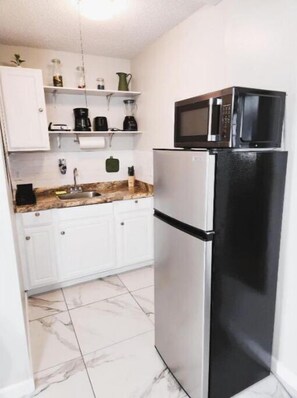 Kühlschrank, Mikrowelle