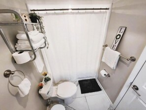 Shower, towels