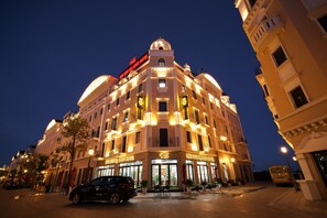 Front of property - Sunland Halong Hotel and Restaurant (Ha Long)