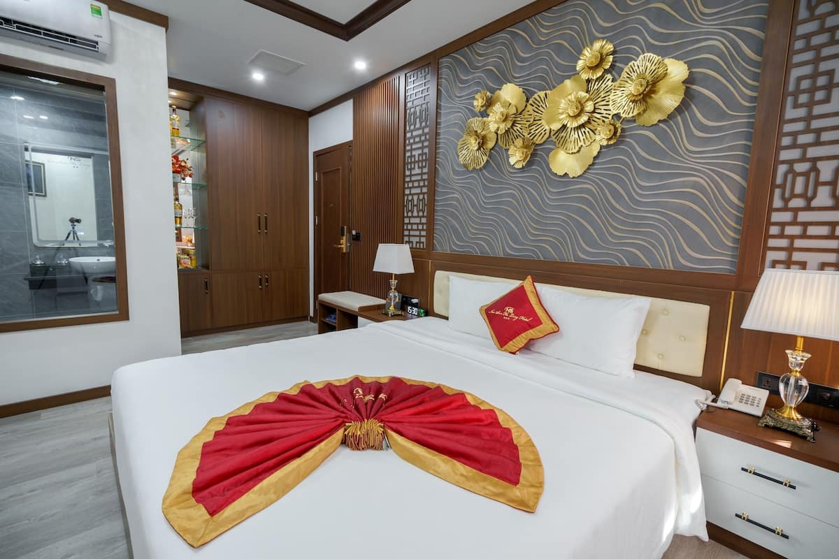 Superior Double Room | 1 bedroom, premium bedding, minibar, in-room safe