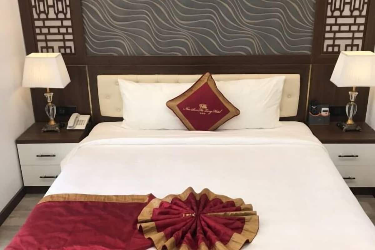 1 bedroom, premium bedding, minibar, in-room safe