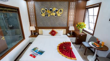 1 bedroom, premium bedding, minibar, in-room safe