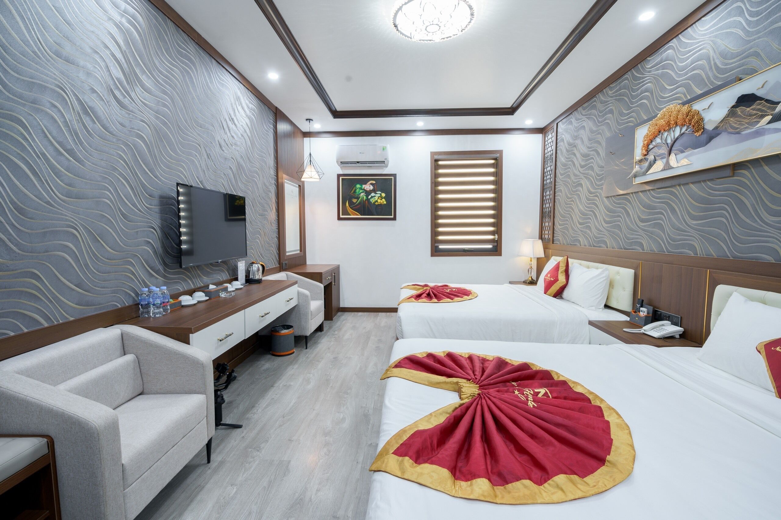 Premium bedding, minibar, in-room safe, desk