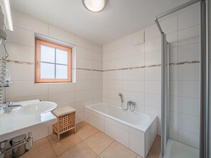 Ensemble baignoire-douche