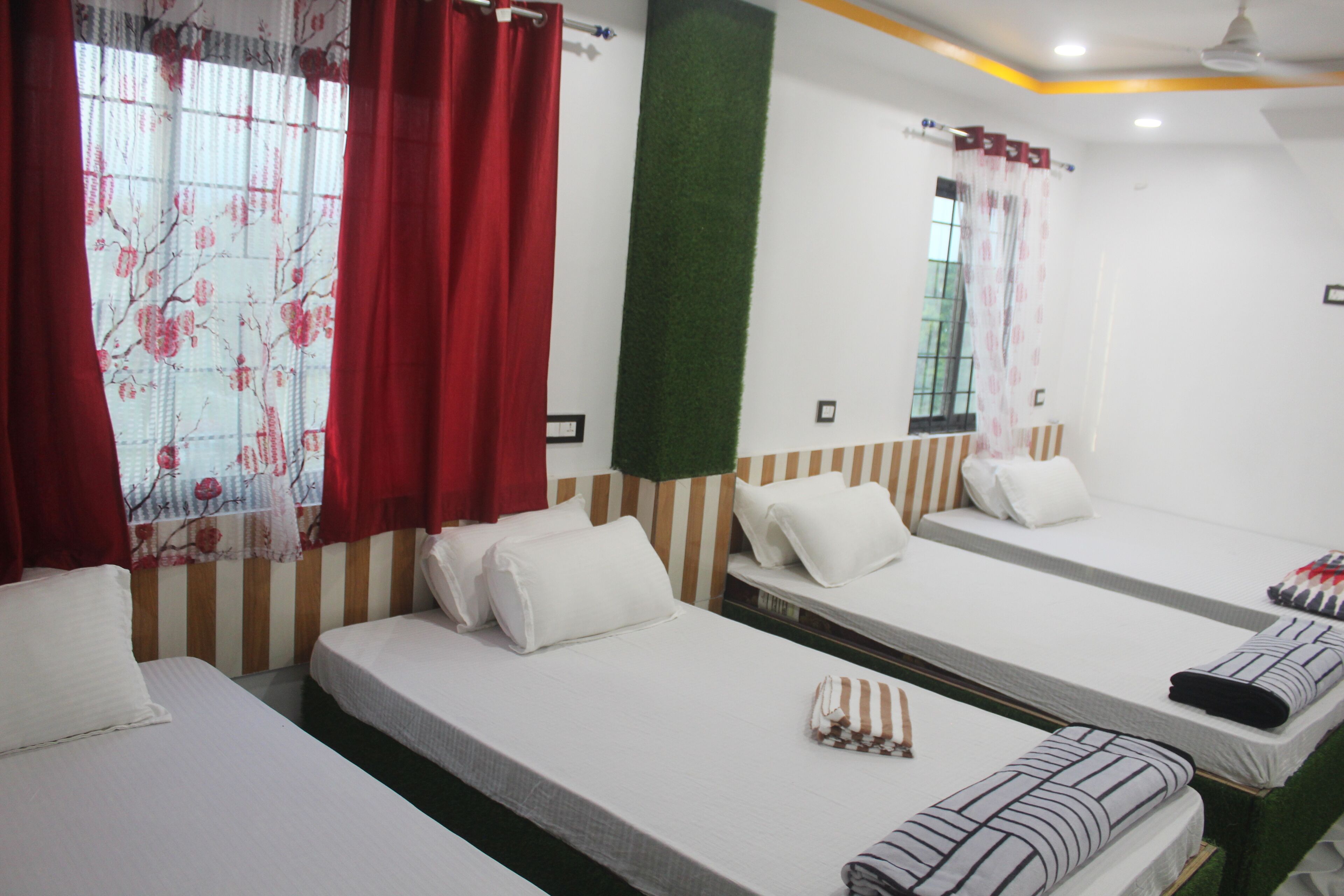 Hotel Giggle Coast Restro and Lodging