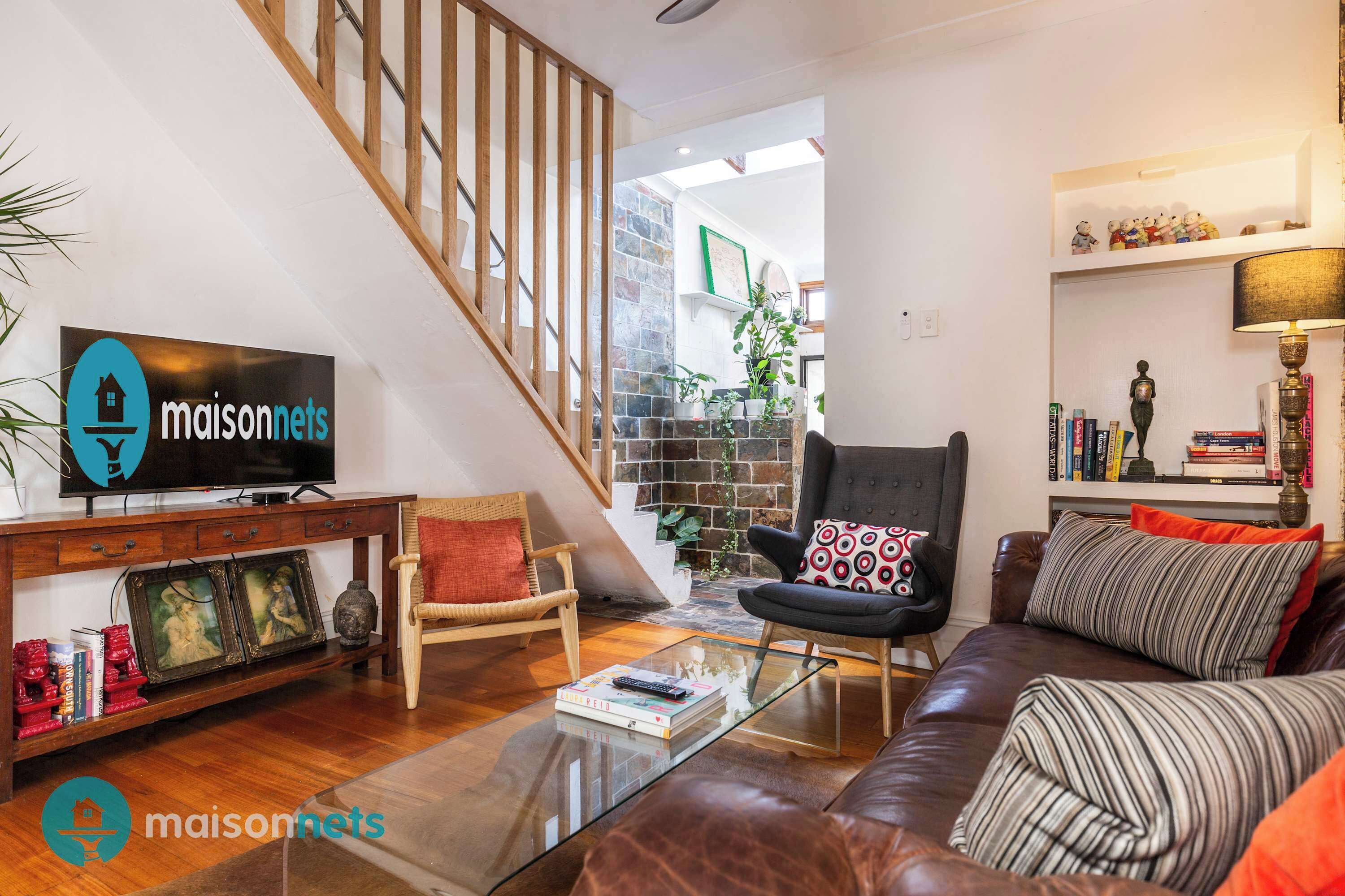 Een televisie en een kantoor