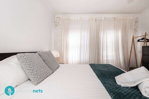 2 bedrooms, desk, iron/ironing board, WiFi