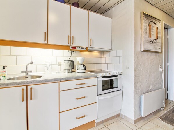 Refrigerador, microondas, horno y lavavajillas