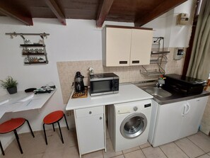 Private kitchen - 7. Kerületben található az apartman. Közel a Városligethez, bulinegyedhez. (Budapest)