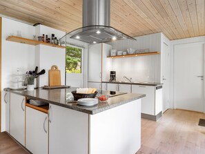 Fridge, microwave, oven, dishwasher - "Ulli" - 1.6km from the sea by Interhome (Løkken)