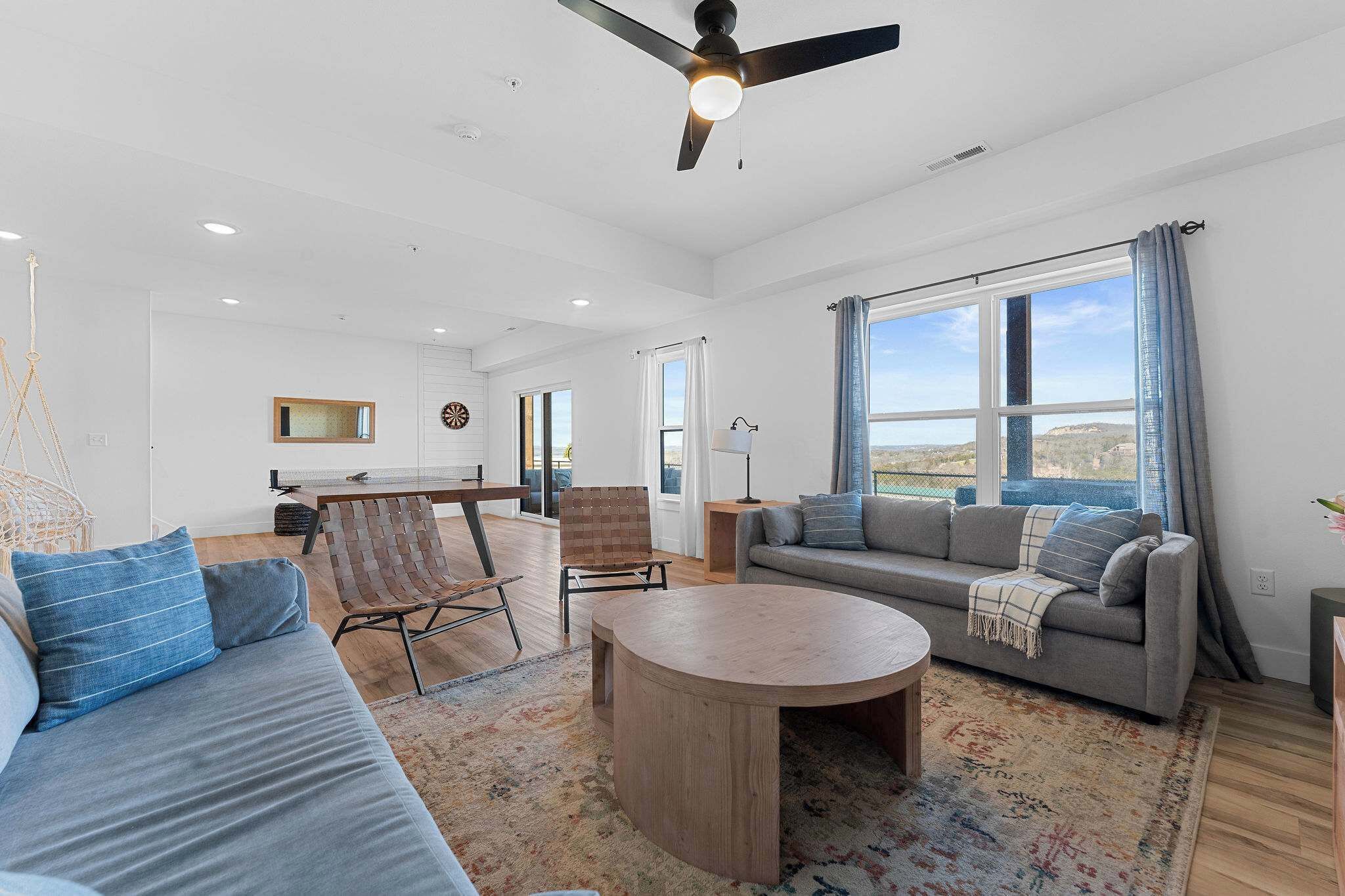 TV, fireplace, offices