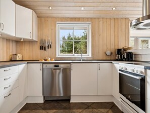 Fridge, microwave, dishwasher, cookware/dishes/utensils