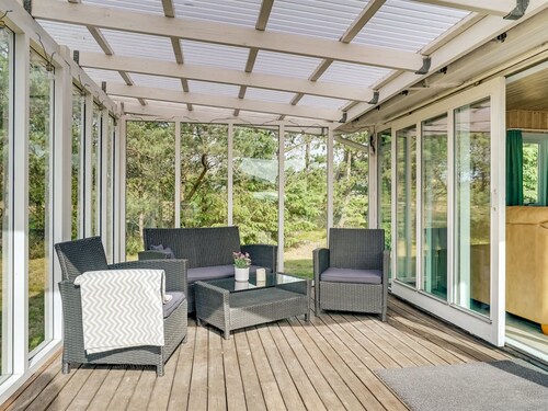 "Hughlek" - 900m from the sea by Interhome
