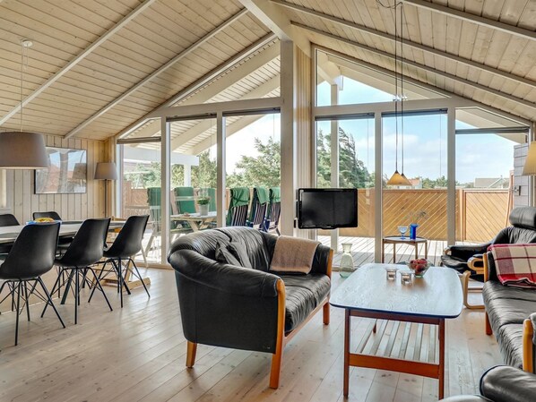 Télévision, cheminée