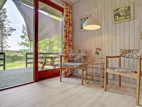 "Chumani" - 900m from the sea by Interhome